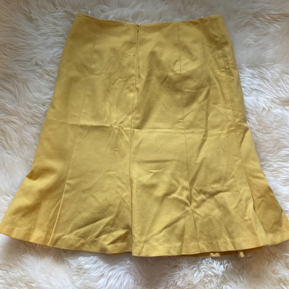 Yellow Fit and flare wool skirt. Searle - Picture 3 of 4